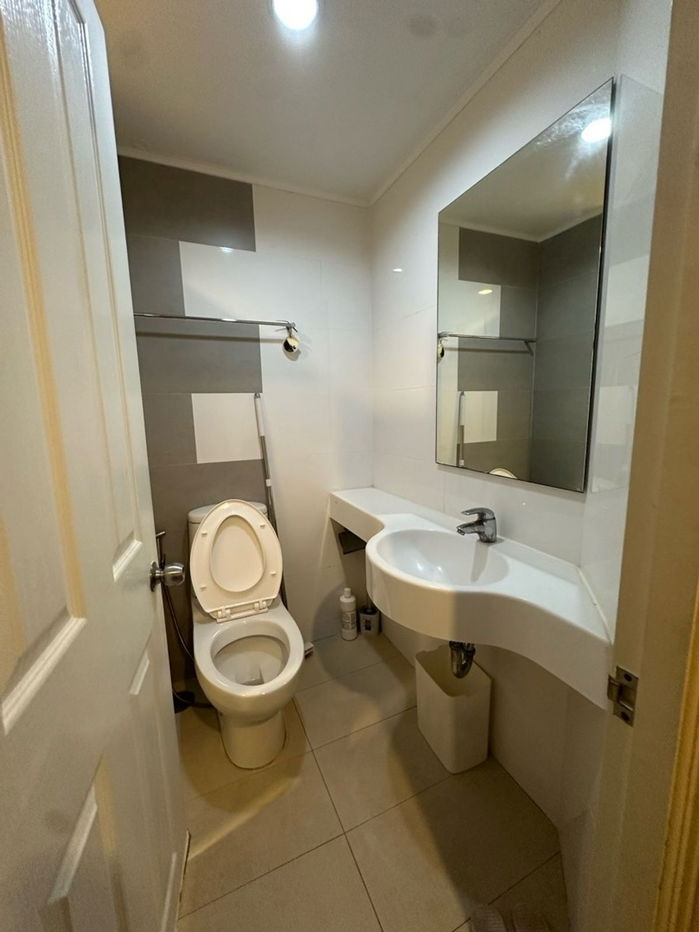 picture PFD-05732	Condo for Rent:  Lumpini Place Ratchayothin Schedule a viewing ■ Line: @propertyfinder	 - 10/14