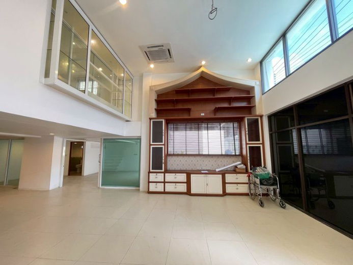 รูป ✨✨✨ขายด่วน! Home Office 106.2 ตร.ว.  🏢 หมู่บ้านลดาวัลย์ ศรีนครินทร์ (ซ.ศรีด่าน 14)  🚆 ติดถนนใหญ่ เดินเพียง 3 นาทีถึง MRT ศรีแบริ่ง - รูปที่ 20/21