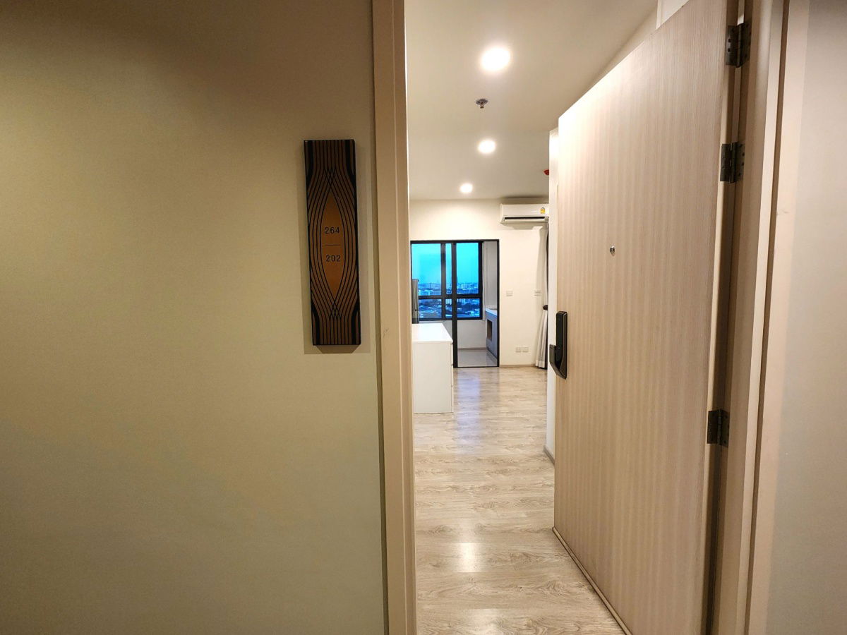 รูป ขายห้องมุม มี 3 ทิศ เหนือ ตะวันตก และทิศใต้ ขายพร้อมอยู่แล้วคอนโด ทำเลศิริราช The Tree จรัญ 30 **แบบ ห้องหายาก 1 ชั้น มี1 ห้อง  **โทนขาวมินิมอล - รูปที่ 3/44