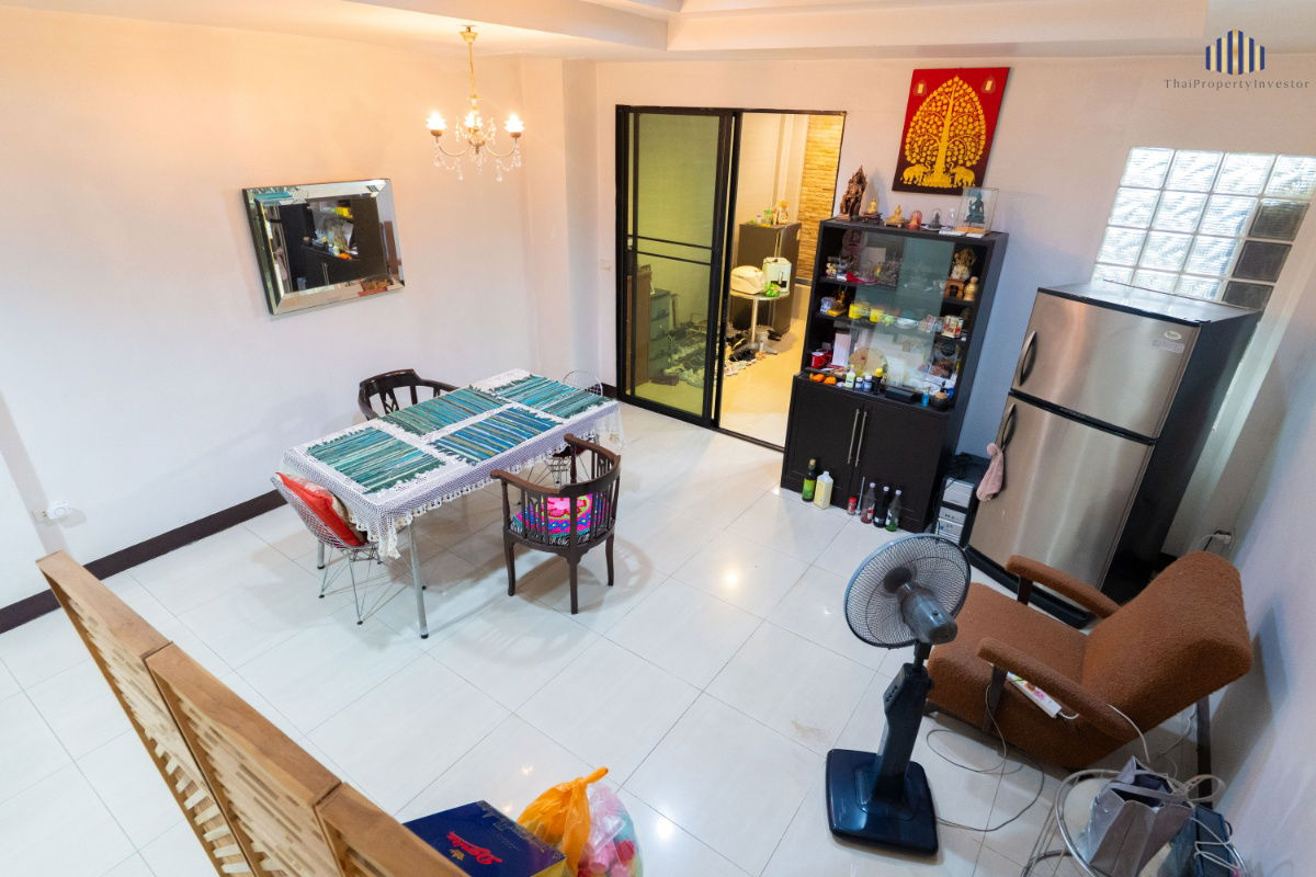 picture For sale: 4-storey residential building / shophouse with a private rooftop, located in Soi Punnawithi 21 - 8/24