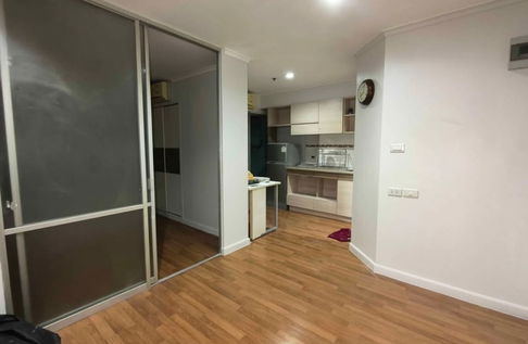 Lumpini Ratchayothin. 1bed 28sqm. Line id: @pfagent