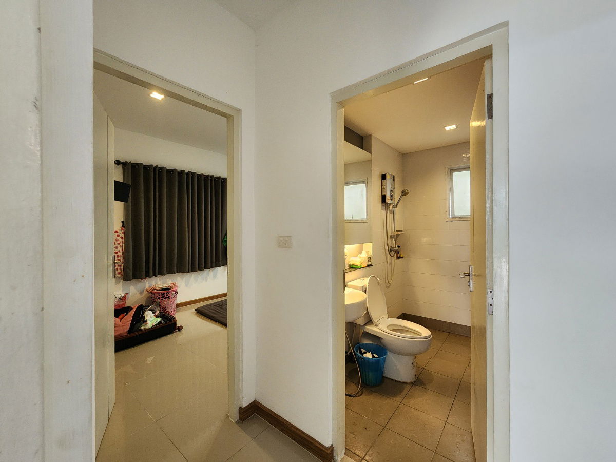 รูป ลดราคา**ขายบ้านเดี่ยว ใกล้โรงเรียนนานาชาติเด่นหล้า 5-7 นาที ในราคา 6.5 ล้านบาท(ราคาดีมาก)** 4 ห้องนอน 3 ห้องน้ำ 3 ที่จอดรถ มีส่วนกลางให้ใช้ - รูปที่ 67/77