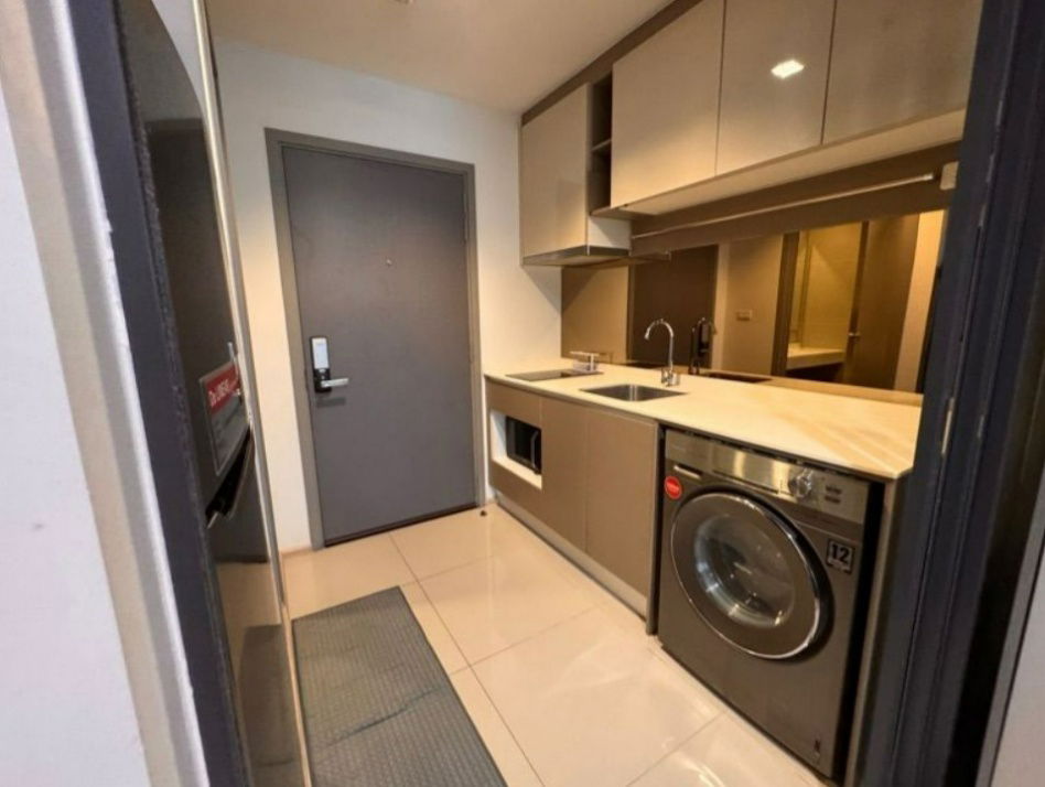 picture ✨ Washing machine included. Condo Ideo Sathorn-Wongwian Yai, 26 sq m, 14th floor, near BTS Wongwian Yai Station. 15,000 baht. 🏡💖 - 8/9