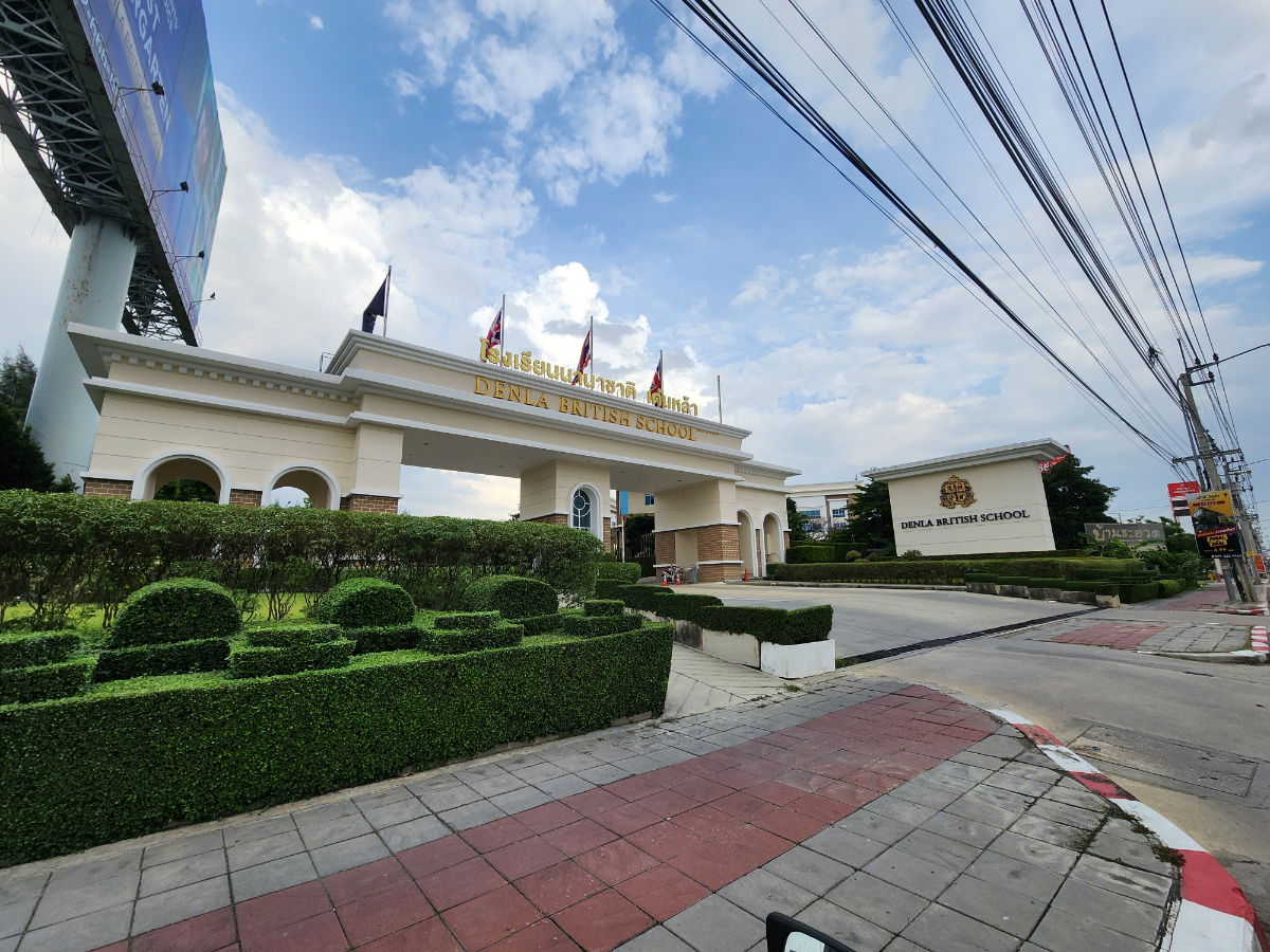 รูป ลดราคา**ขายบ้านเดี่ยว ใกล้โรงเรียนนานาชาติเด่นหล้า 5-7 นาที ในราคา 6.5 ล้านบาท(ราคาดีมาก)** 4 ห้องนอน 3 ห้องน้ำ 3 ที่จอดรถ มีส่วนกลางให้ใช้ - รูปที่ 14/77