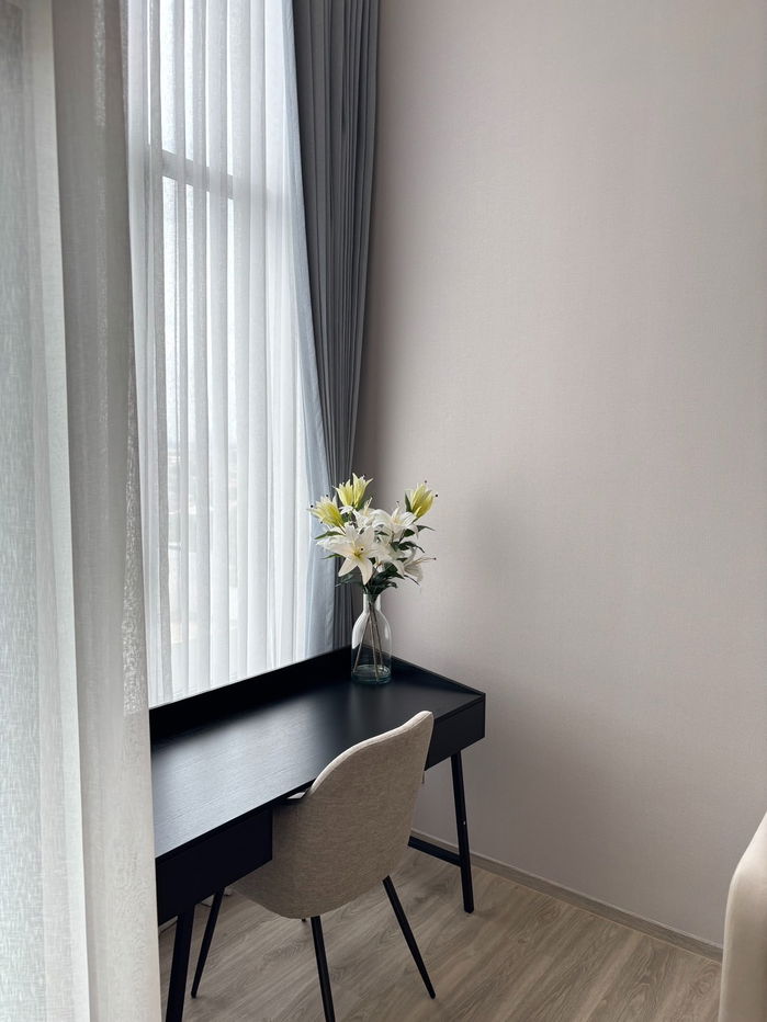 picture Last Unit! Fully furnished, move-in ready with built-in & loose furniture. - 5/20