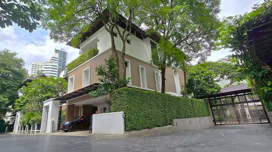 picture Luxury House with Private Swimming Pool in the Heart of Asoke ** NO CO-AGENT ** - 2/26