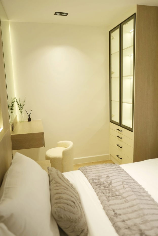 picture Condo for sale in a prime location: Srithana Condo 2, Huay Kaew, Nimmanhaemin. Tel. : 098-9690236 (Janny) - 3/13