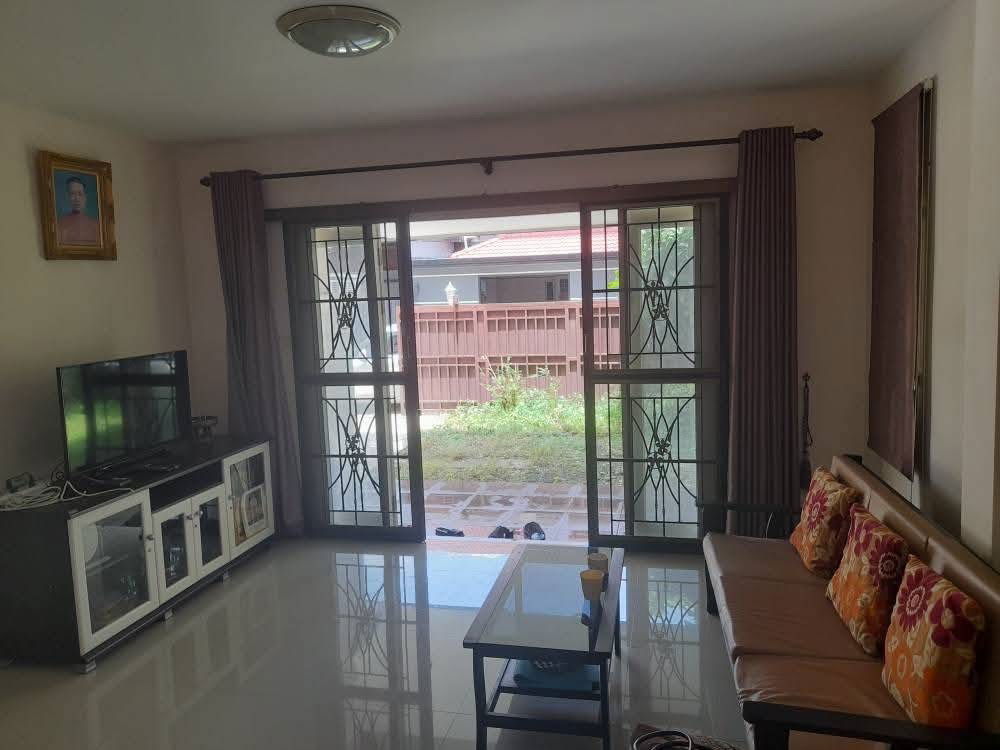 รูป U1371 ให้เช่าบ้านเดี่ยว 2 ชั้น ถนนสุวินทวงศ์ 44 โครงการโรยัลปราค์วิลล์ หนองจอก มีนบุรี บ้านมีเฟอร์พร้อมอยู่ ทำเลดีเดินทางสะดวกเข้าออกได้หลายทาง - รูปที่ 6/13
