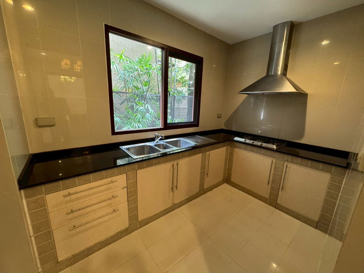 picture Luxury House with Private Swimming Pool in the Heart of Asoke ** NO CO-AGENT ** - 23/26