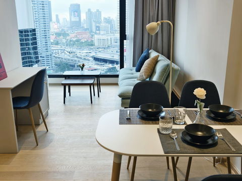 ให้เช่าคอนโด Ashton Asoke – Rama 9  พร้อมเข้าอยู่สนใจติดต่อ Line @goodmanpro หรือ โทร 0999029192