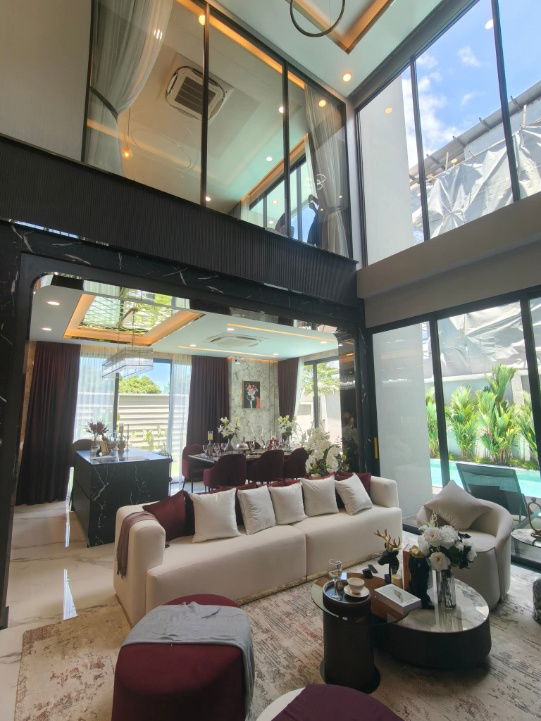 picture 3-storey villa with private elevator, Huai Yai, Pattaya - 11/24