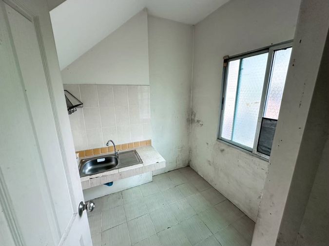 3-bed townhouse for sale, 165 sqm, 21.2 sq wah, Baan Klang Muang Urbanion Rama9 - Wongwaen