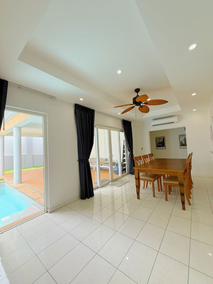 รูป บ้านเดี่ยวให้เช่า – หมู่บ้าน Siam Royal View 3 ห้องนอน  4 ห้องน้ำ  80,000 บาท/เดือน (รวมค่าดูแลสระว่ายน้ำและสวนแล้ว) - รูปที่ 5/17