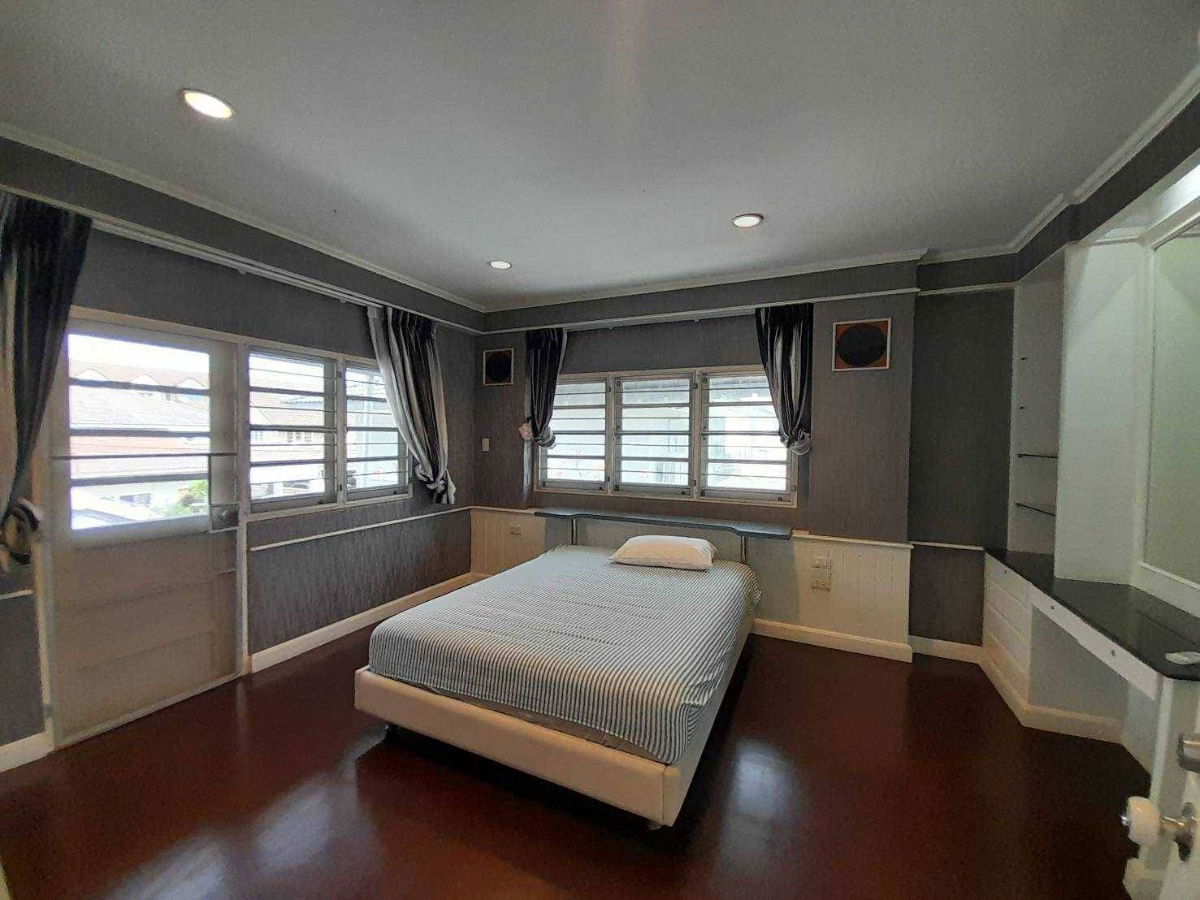 รูป ขายบ้านเดี่ยวชวนชื่น 3 หลังเต็มพื้นที่ 319 ตรว. ซ.พัฒนาการ 57 (N.934) - รูปที่ 13/22