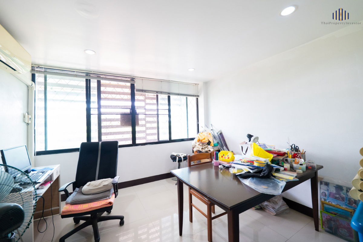 picture For sale: 4-storey residential building / shophouse with a private rooftop, located in Soi Punnawithi 21 - 15/24