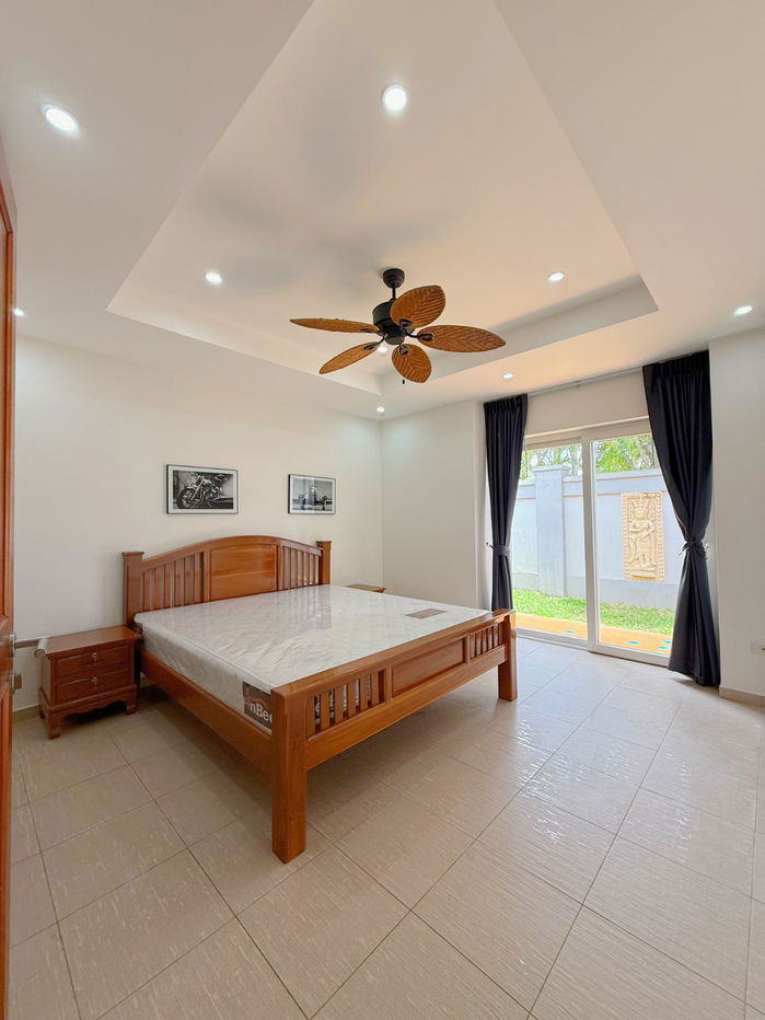รูป บ้านเดี่ยวให้เช่า – หมู่บ้าน Siam Royal View 3 ห้องนอน  4 ห้องน้ำ  80,000 บาท/เดือน (รวมค่าดูแลสระว่ายน้ำและสวนแล้ว) - รูปที่ 7/17