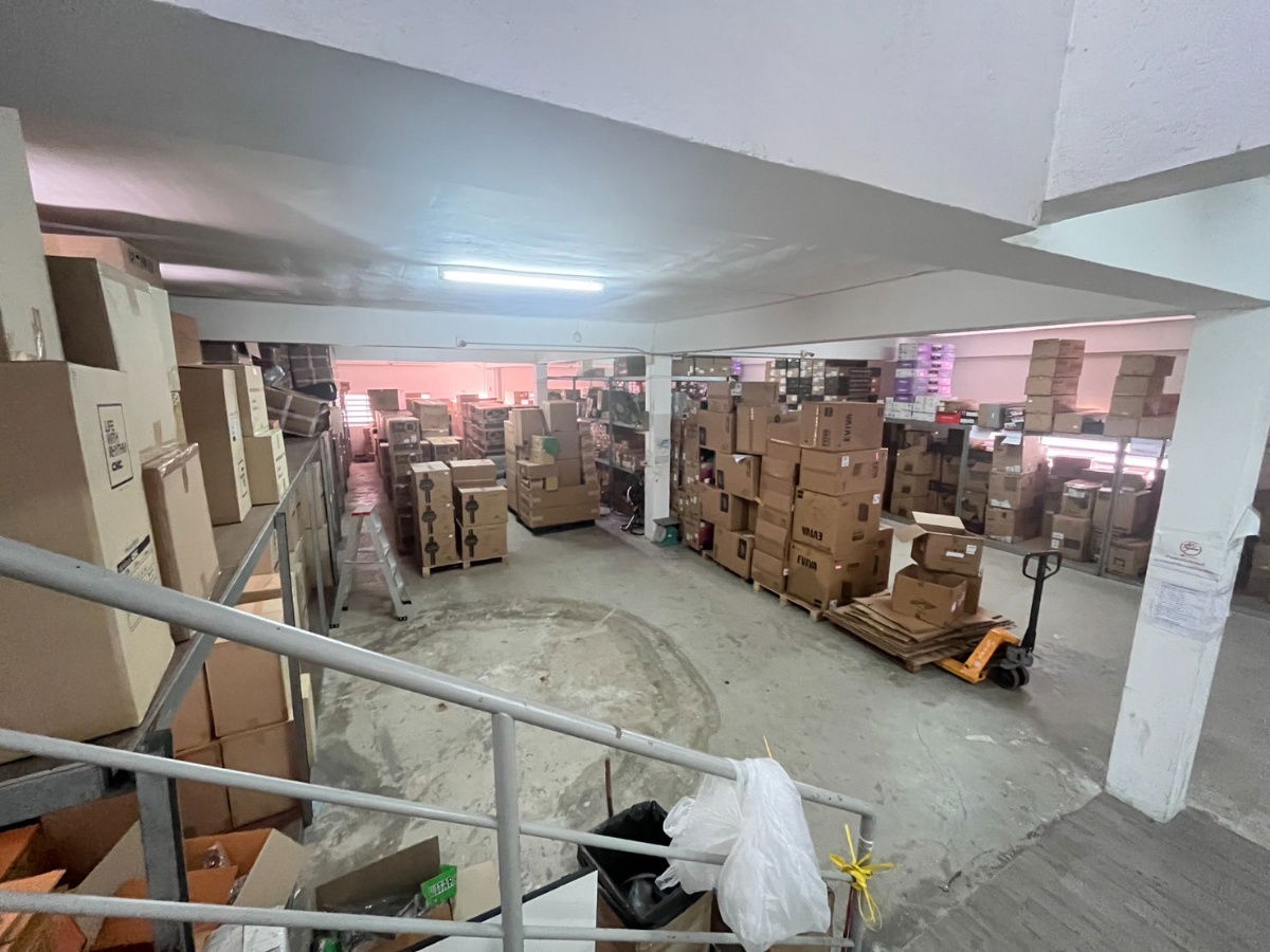 picture 4-Storey Office Building with Warehouse for Rent, Prime Location, On Nut 39 - 4/8