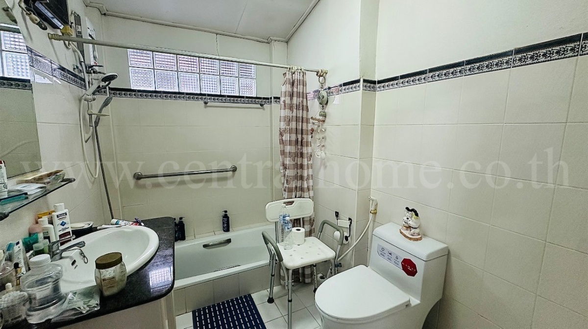 รูป บ้านเดี่ยว ชั้นเดียว หมู่บ้าน ต.รวมโชค โชคชัย 4 ทำเลดีพร้อมอยู่ ราคาถูก - รูปที่ 18/20
