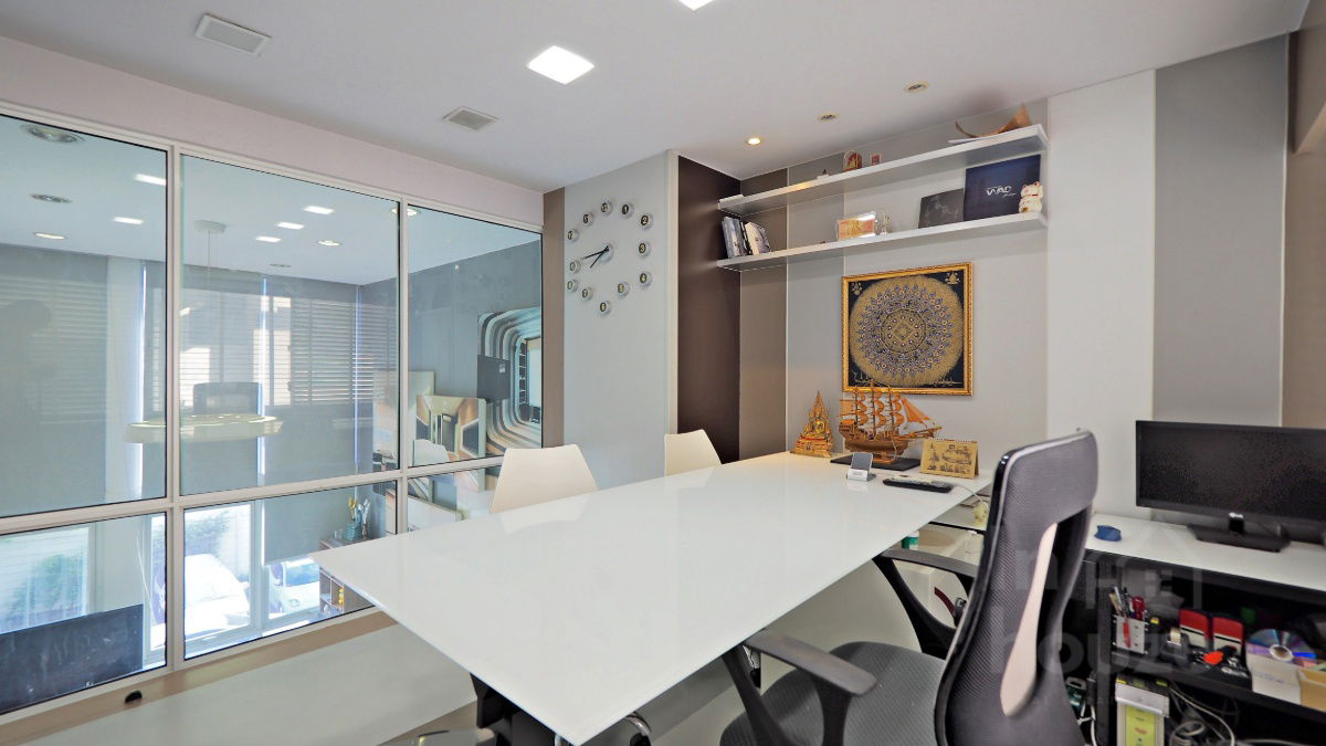 picture Home Office for sale on Rama 3 rd. Land area 24 sq.w. 4.5 storey 3 bths. For sale only 13.5 MB. - 9/24