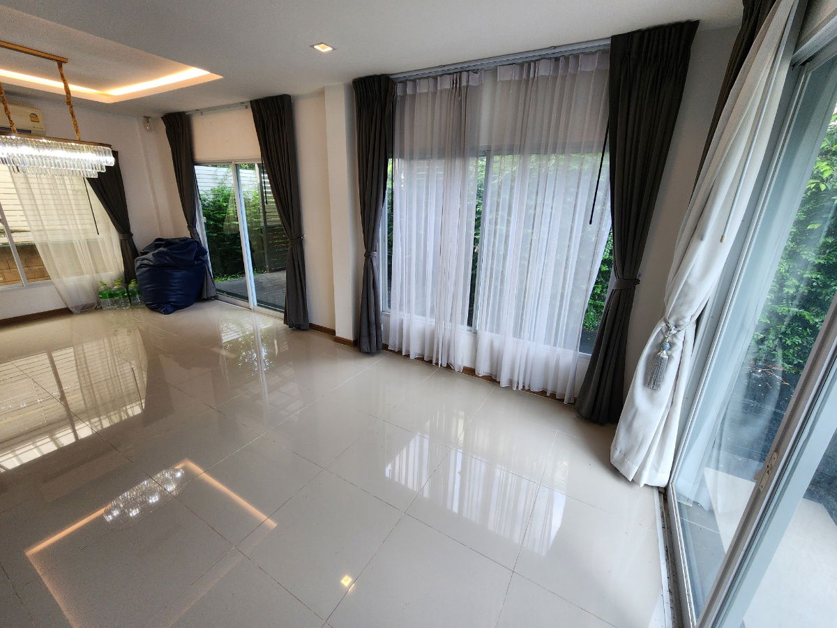 รูป ลดราคา**ขายบ้านเดี่ยว ใกล้โรงเรียนนานาชาติเด่นหล้า 5-7 นาที ในราคา 6.5 ล้านบาท(ราคาดีมาก)** 4 ห้องนอน 3 ห้องน้ำ 3 ที่จอดรถ มีส่วนกลางให้ใช้ - รูปที่ 59/77