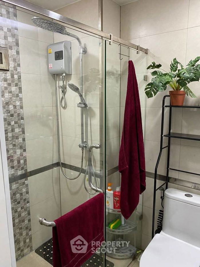 picture 2-BR Condo at Siam Oriental Plaza close to Phratamnak (ID 2305656) - 19/19