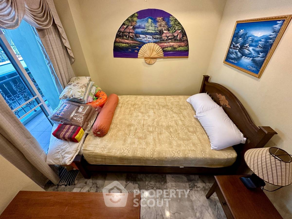 picture 2-BR Condo at Siam Oriental Twins Pratumnak close to Phratamnak (ID 1906903) - 10/12