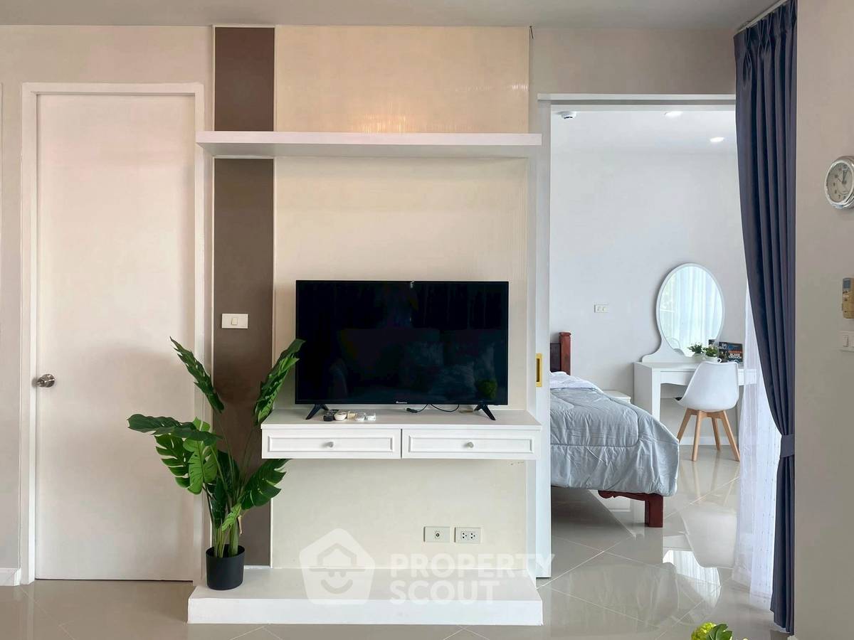 picture 1-BR Condo at Diamond Suites Resort close to Pattaya South (ID 2306181) - 12/17