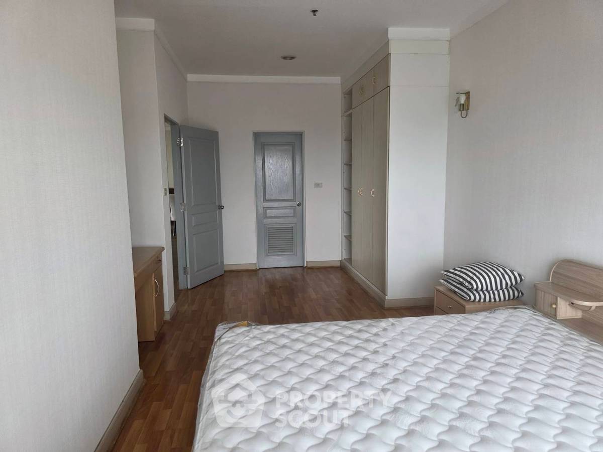 picture 3-BR Condo at The Waterford Diamond Tower Sukhumvit near BTS Phrom Phong (ID 825458) - 15/20