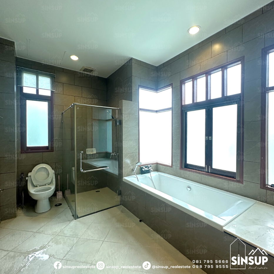 รูป 🏡 ให้เช่า บ้านเดี่ยวหรู สไตล์บาหลี – เอกมัย 10 - รูปที่ 23/44