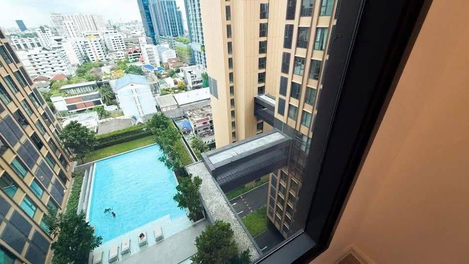 picture Denim Chatuchak 🚆 Prime Location near BTS/MRT – Stylish Corner Unit, 18,000 THB/Month - 15/16