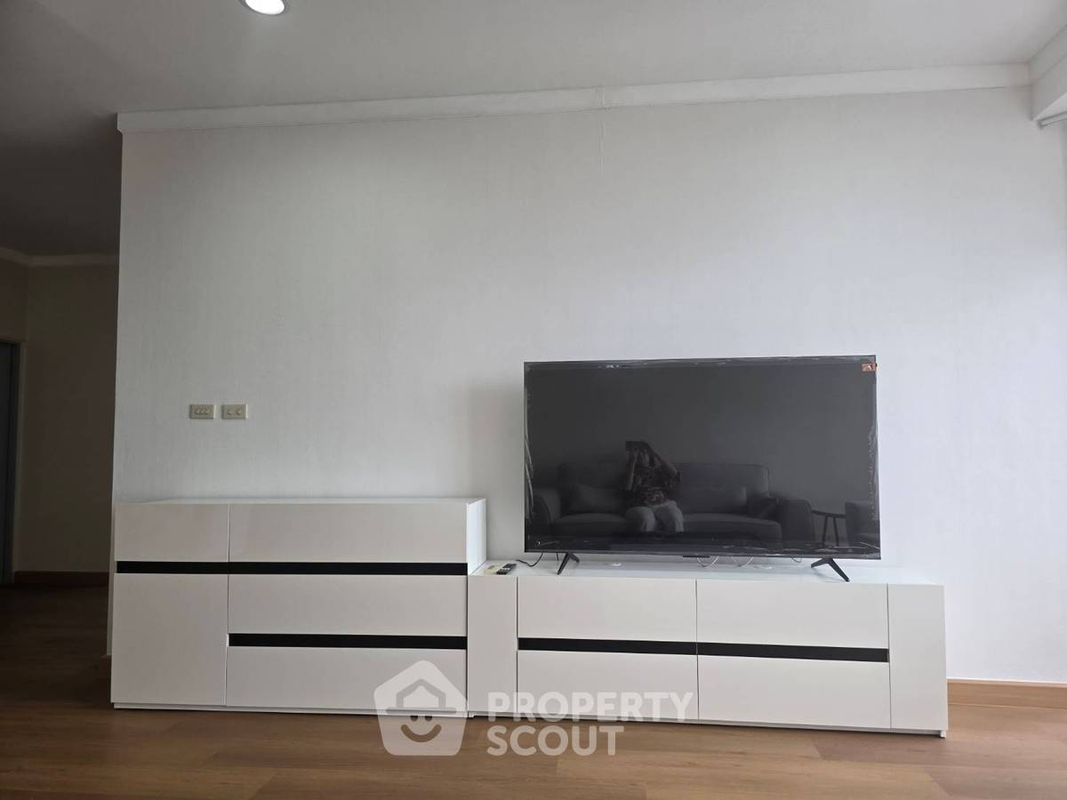 picture 3-BR Condo at The Waterford Diamond Tower Sukhumvit near BTS Phrom Phong (ID 825458) - 8/20