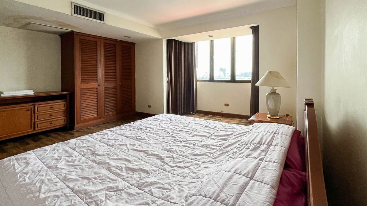 picture Condo for Sale Omni Tower Sukhumvit Nana, 1 Bedroom 57 sqm Fully Furnished Near BTS Nana, Asoke, Ploenchit, One Bangkok, Terminal 21 : YA25S-003 - 4/11