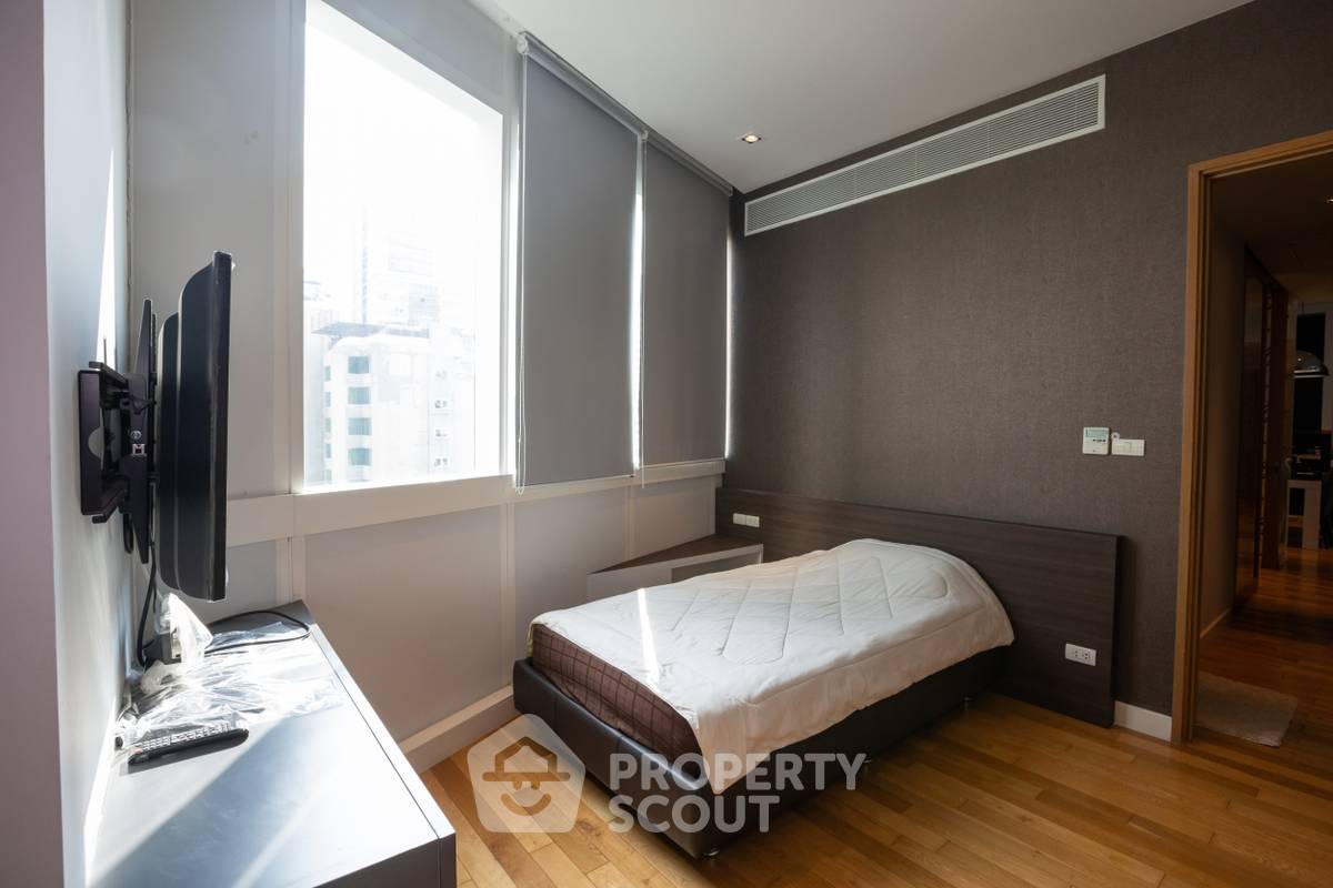 picture 3-BR Condo at Millennium Residence @ Sukhumvit Condominium near BTS Phrom Phong (ID 890244) - 2/9