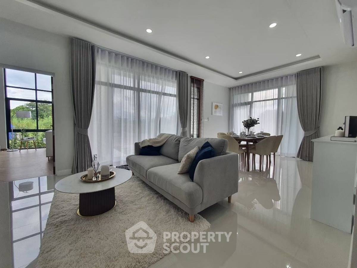 รูป วิลล่า 3-ห้องนอน ใน ทับใต้ (ID 1110049) - รูปที่ 2/18