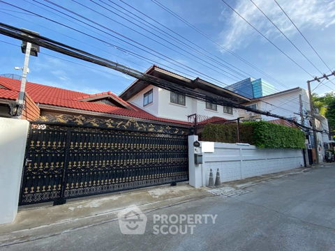 4-BR House near BTS Sanam Pao (ID 1110367)