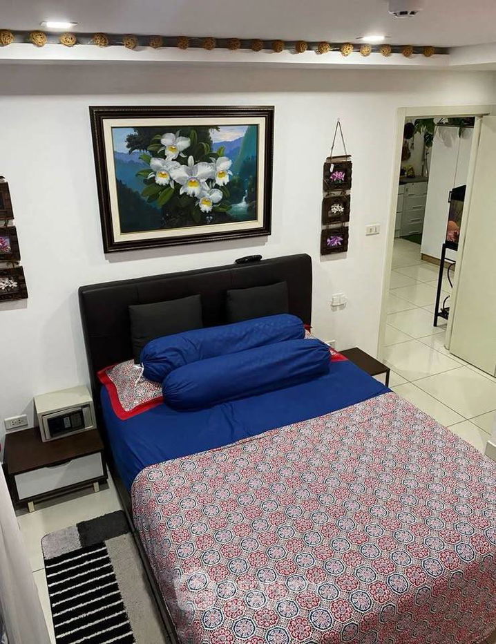 picture 2-BR Condo at Siam Oriental Plaza close to Phratamnak (ID 2305656) - 2/19
