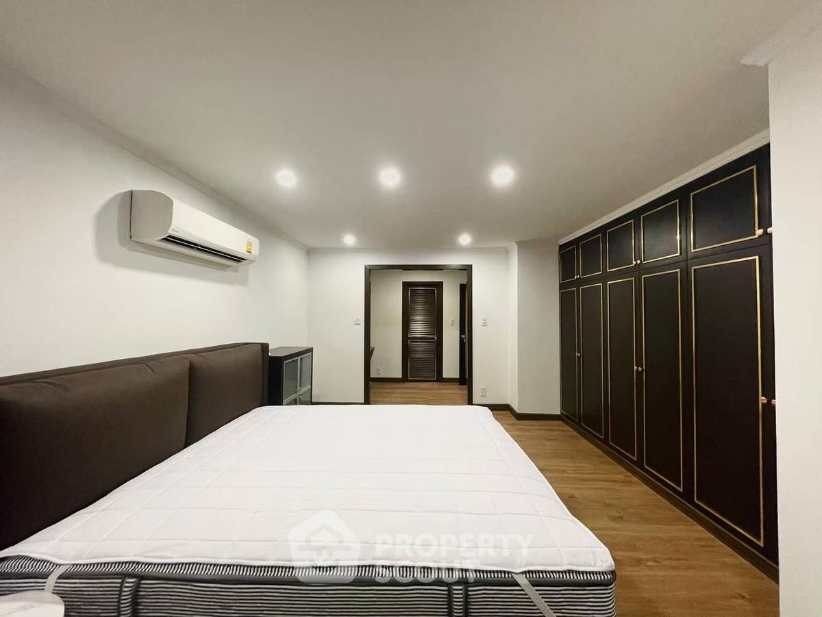 picture 3-BR Condo at Acadamia Grand Tower near BTS Phrom Phong (ID 1822235) - 8/28