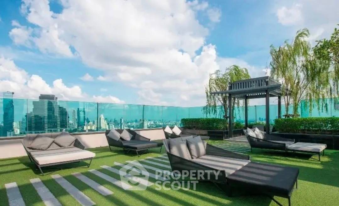 รูป คอนโด 1-ห้องนอน ที่ ริธึ่ม สาทร ใกล้ BTS สะพานตากสิน (ID 1990878) - รูปที่ 10/13