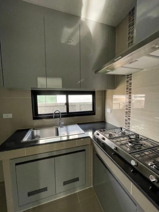 รูป FOR RENT : บ้านเดี่ยว Modern Luxury เศรษฐสิริ พัฒนาการ 87 - รูปที่ 13/15