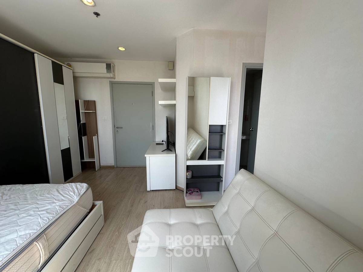 picture Studio Condo at Ideo Sathorn-Taksin near BTS Krung Thon Buri (ID 2080020) - 1/10