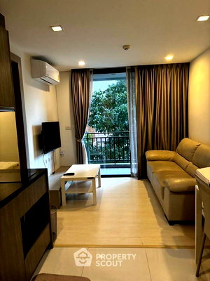 Condos for sale : 1-BR Condo at Socio Inthamara near BTS Saphan Khwai (ID 2290970)