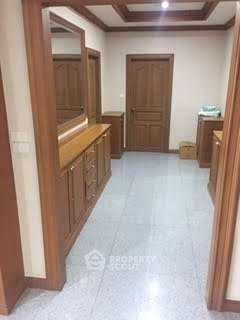 picture 2-BR Condo at Park Pleonjit Condominium near BTS Phloen Chit (ID 867794) - 2/12