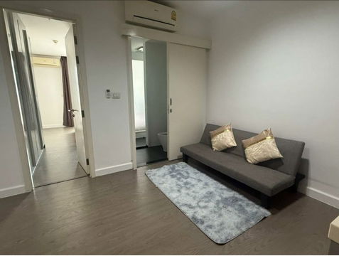 Rent A SPACE ID Asoke-Ratchada, the front building next to 1 bedroom with automatic parking near SWU, Prasarnmit only 1 station.