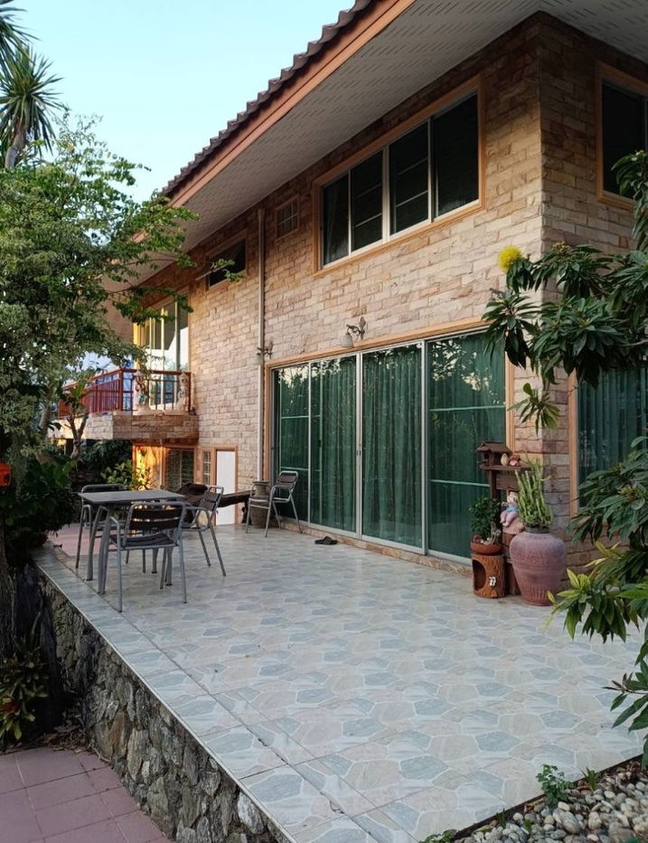 picture Single house for rent near the sea, nice atmosphere, Sriracha, Chonburi. - 1/9