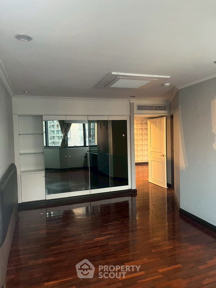 picture 3-BR Condo at President Park Condominium near MRT Queen Sirikit National Convention Centre (ID 2307270) - 1/9