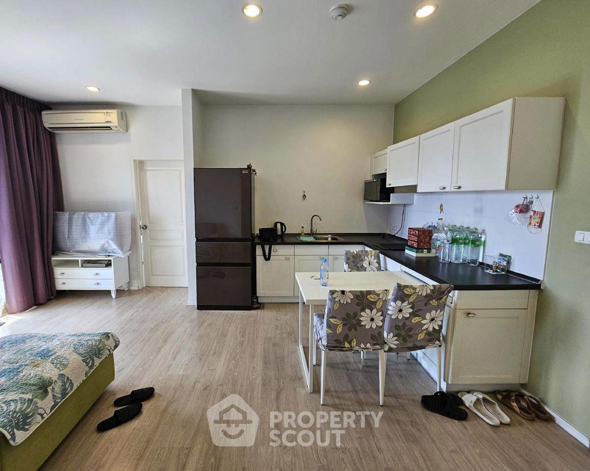 picture 2-BR Condo at S1 Condominium Rama 9 in Suan Luang (ID 2013365) - 1/18