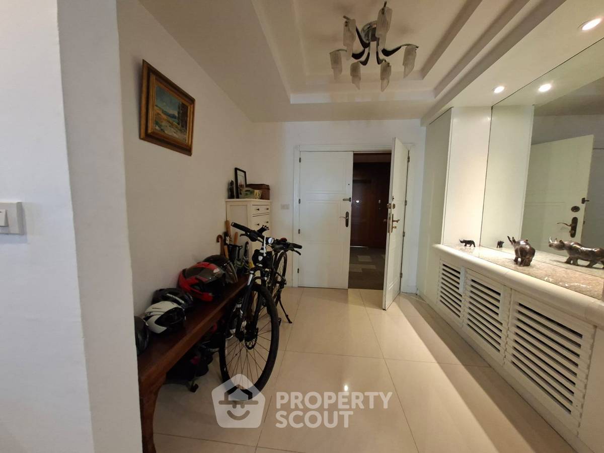 picture 3-BR Condo at Regent On The Park 1 (Sukhumvit 26) near BTS Phrom Phong (ID 2305545) - 8/8