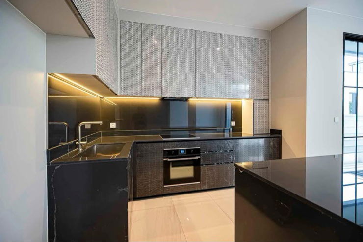 picture For rent✨ Malton Gates Krungthep Kreetha 🔥 Line ID : @034etfin 📲 5 bedrooms 6  bathrooms ✨ - 4/6