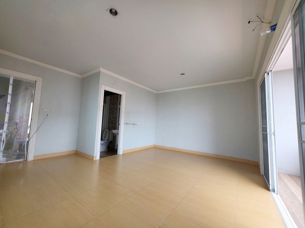 picture Call : 095-250-9015 Ratchathani 10 Village, 3-storey Townhouse, corner unit, next to garden, 49 sq.wa, 3 Beds, 4 Baths - 11/13