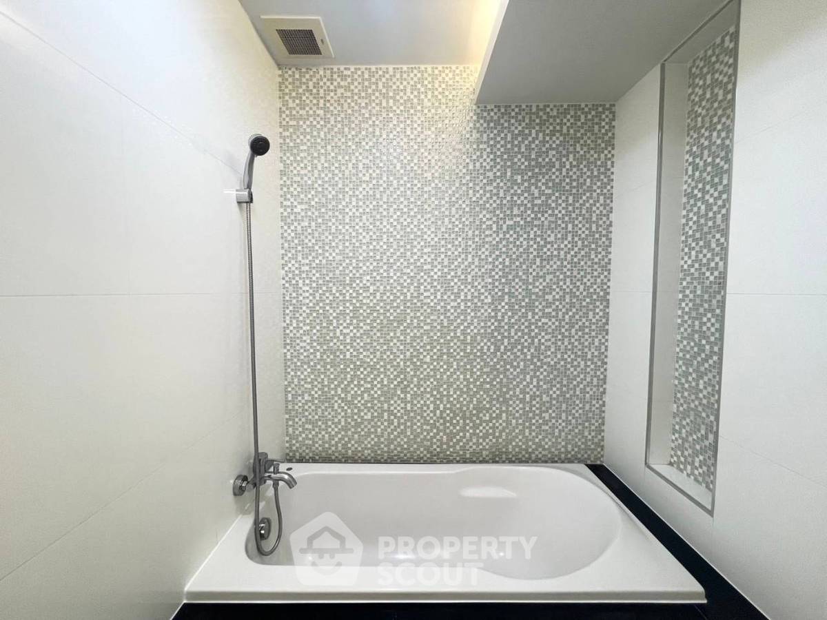 picture 4-BR Condo at 59 Heritage Sukhumvit 59 near BTS Thong Lor (ID 2306657) - 16/32